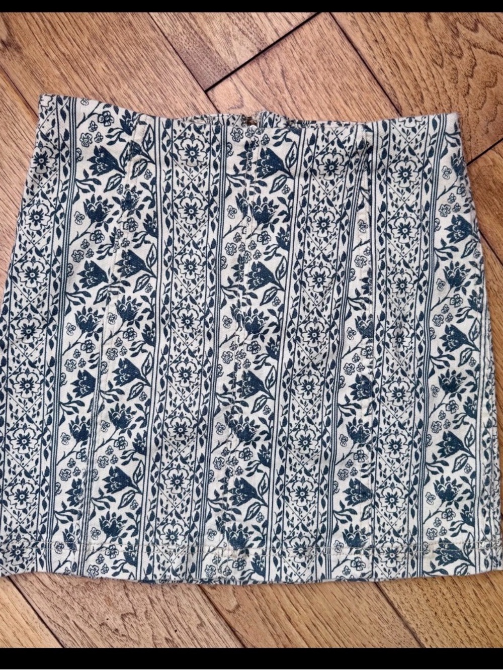 Free People Size 8 Modern Femme Denim Stretch Mini Skirt Indigo Ivory Geometric